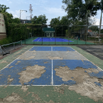 Sân Pickleball bị bong tróc