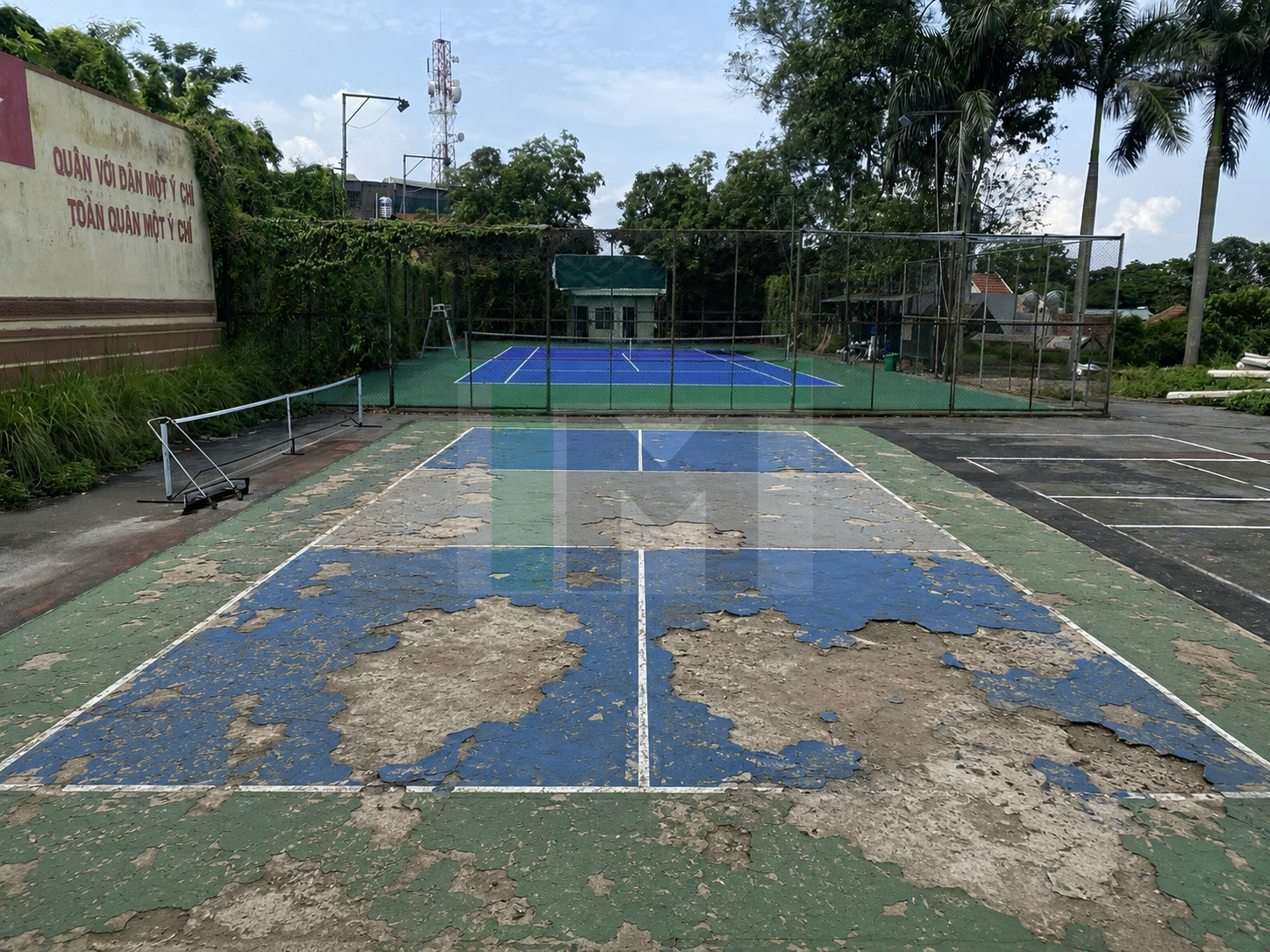 Sân Pickleball bị bong tróc