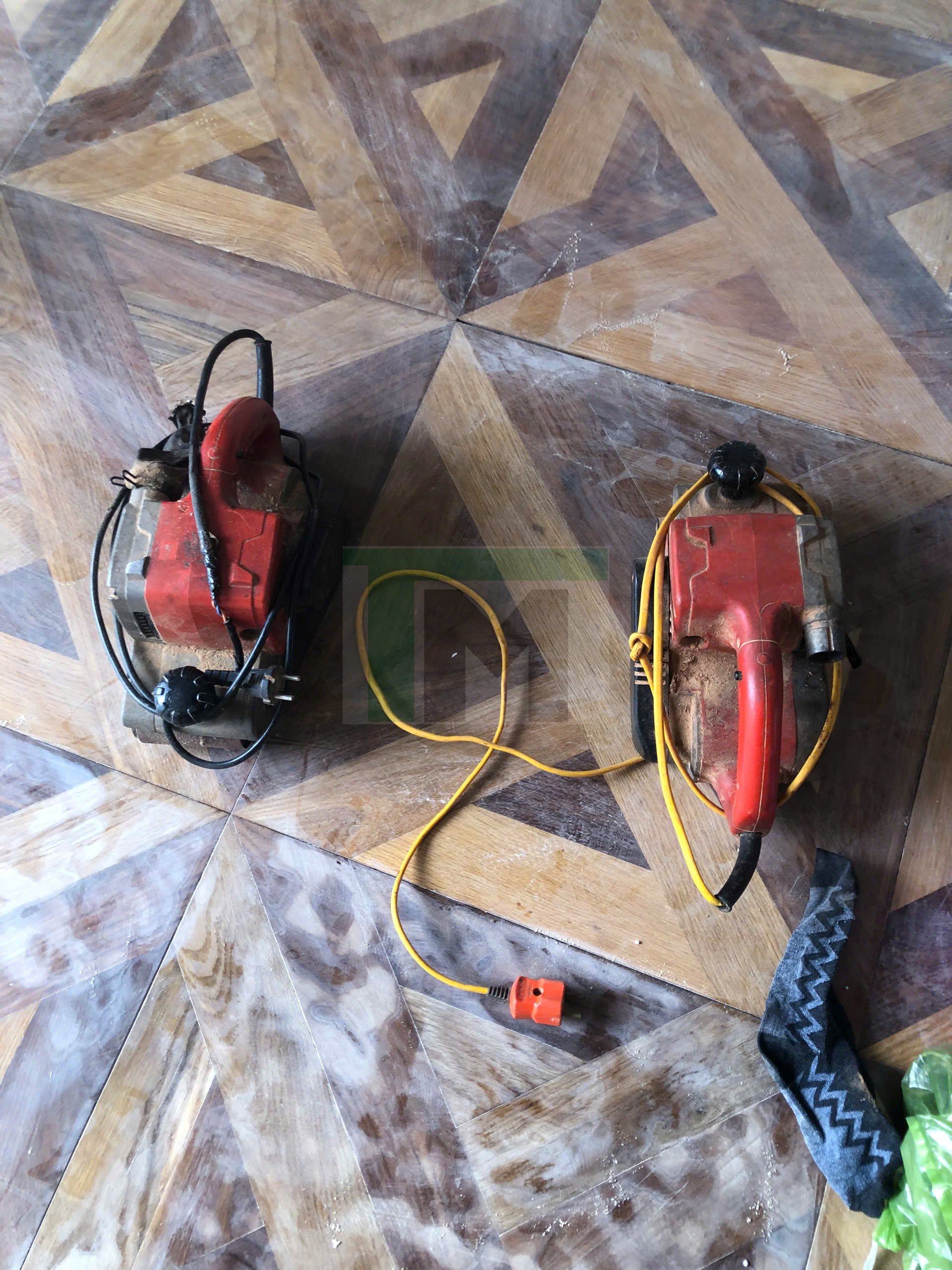 Đánh bóng sàn gỗ từ sàn gỗ cũ 0986015430 3 Đánh bóng sàn gỗ cũ